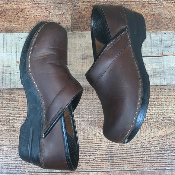 Dansko Shoes - Dansko 37 Professional Oiled Brown Leather Clogs